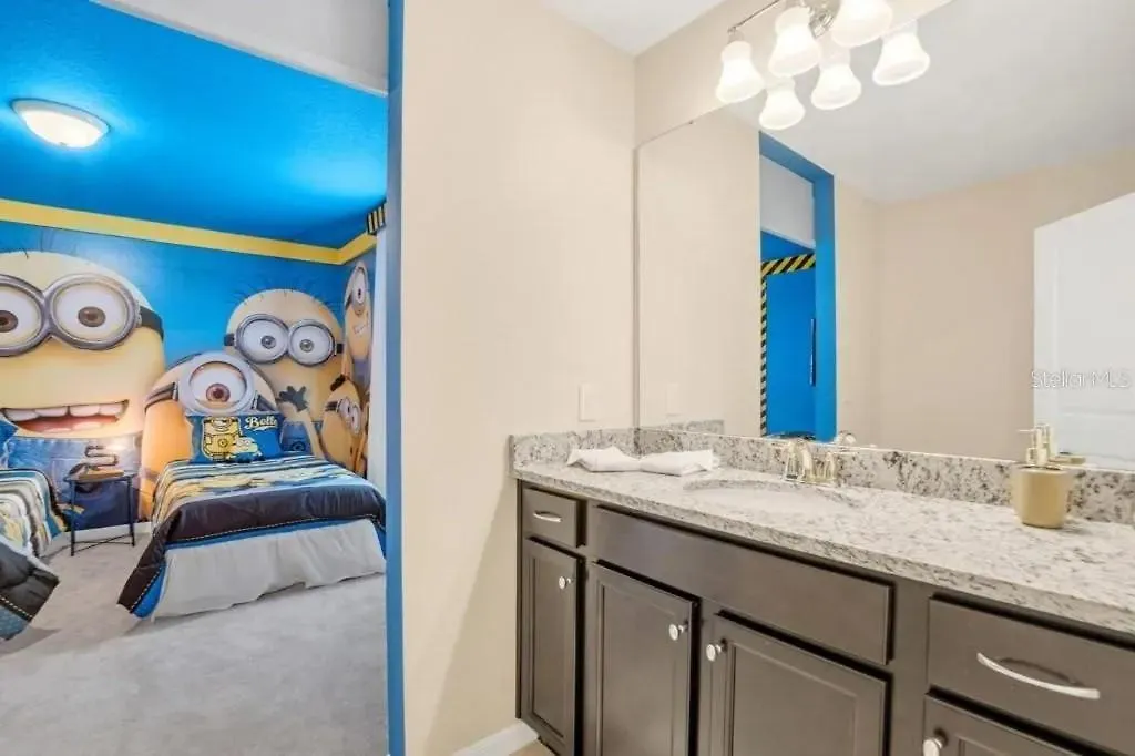 8 Bedrooms- 6 Bathrooms- Windsor Island 2177 Lc Davenport Holiday home