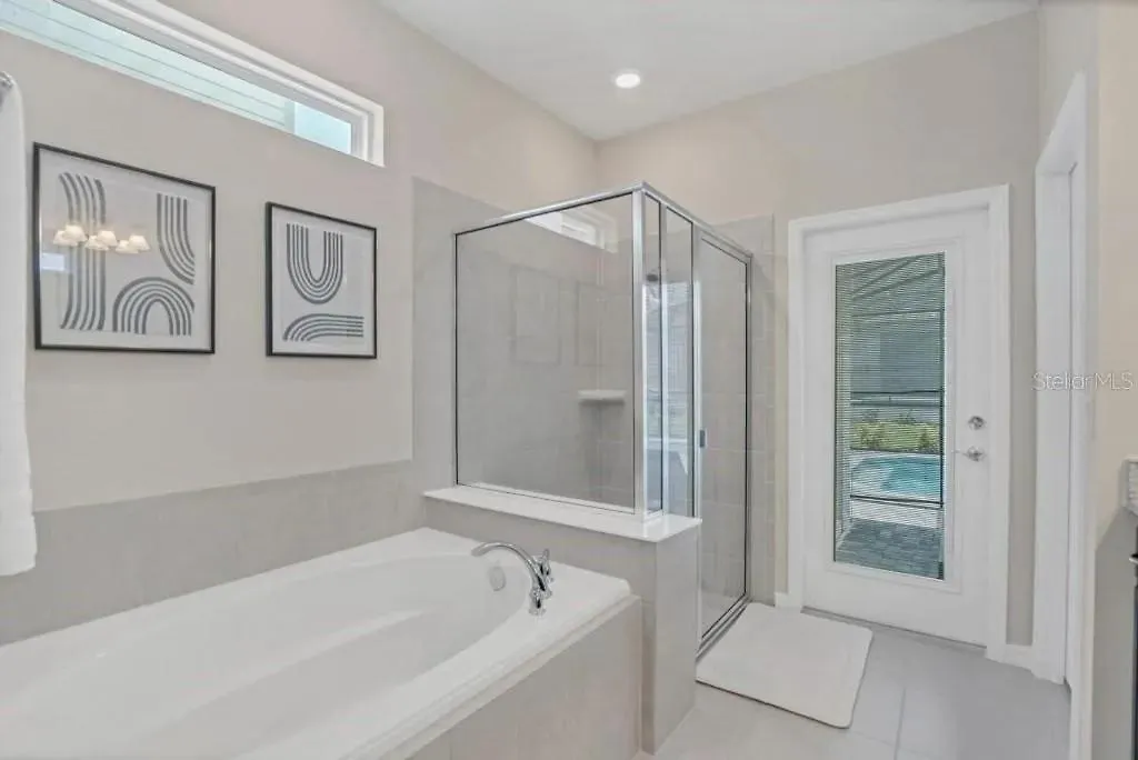 8 Bedrooms- 6 Bathrooms- Windsor Island 2177 Lc Davenport