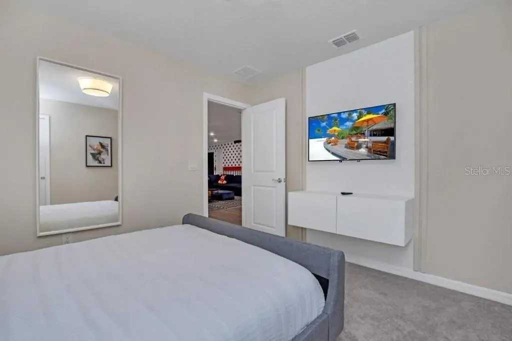 8 Bedrooms- 6 Bathrooms- Windsor Island 2177 Lc Davenport