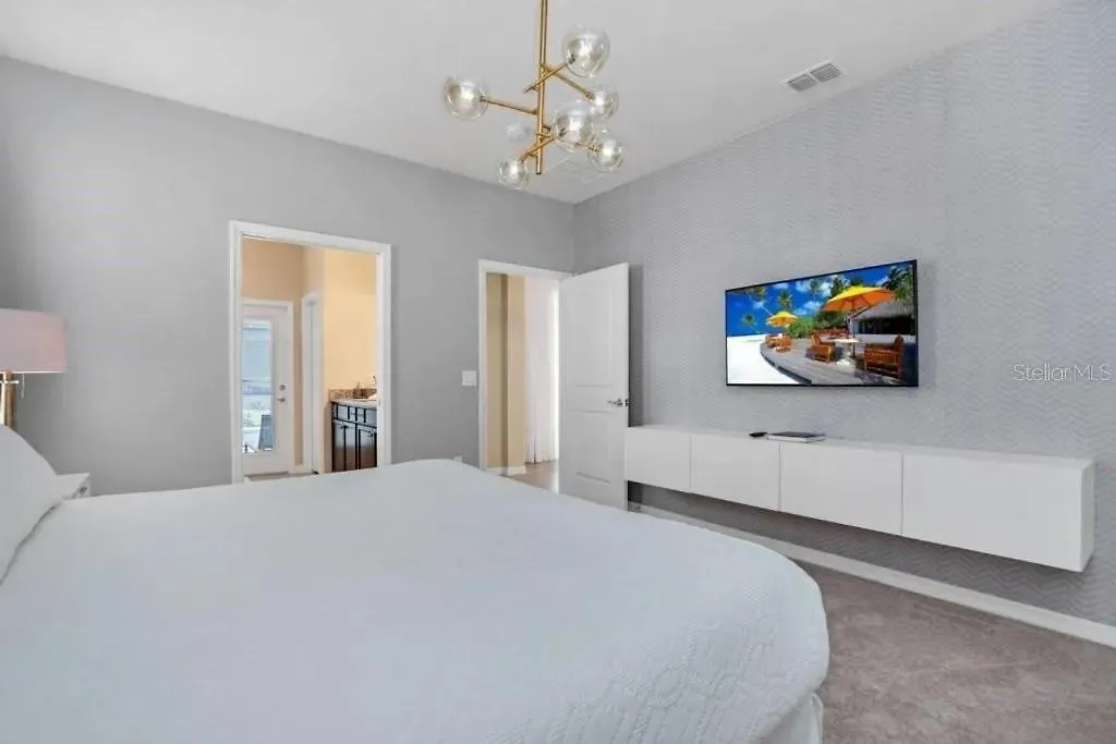 8 Bedrooms- 6 Bathrooms- Windsor Island 2177 Lc Davenport 0*,