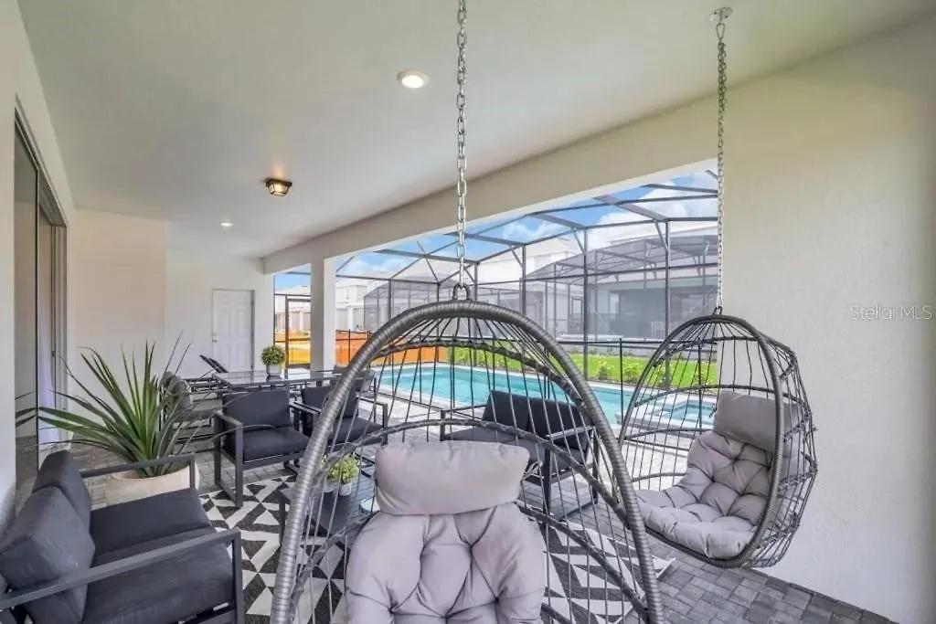 8 Bedrooms- 6 Bathrooms- Windsor Island 2177 Lc Davenport